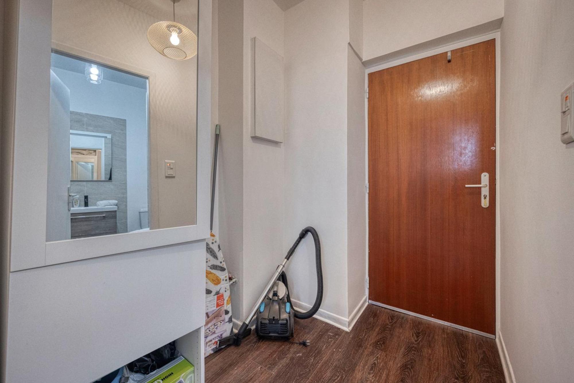 Le Charreton 1 I Ile Verte / Chu De Apartment Grenoble